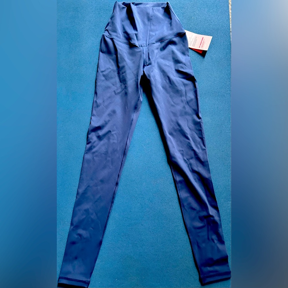 Activewear pants that can be used for yoga, bootcamp or gym.